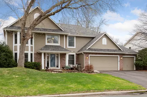 6691 Mulberry Cir, Chanhassen, MN 55317