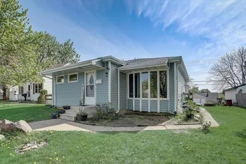 1227 7th Ave S, South Saint Paul, MN 55075