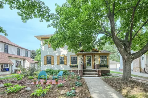 526 Montrose Ln, Saint Paul, MN 55116