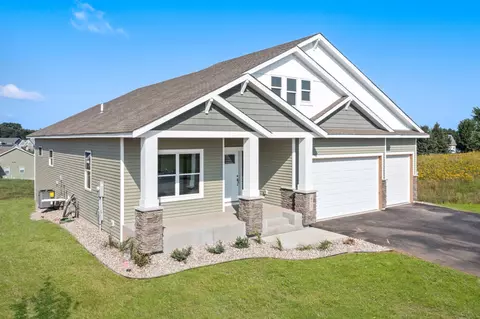 473 Mark Twain Blvd, Prescott, WI 54021