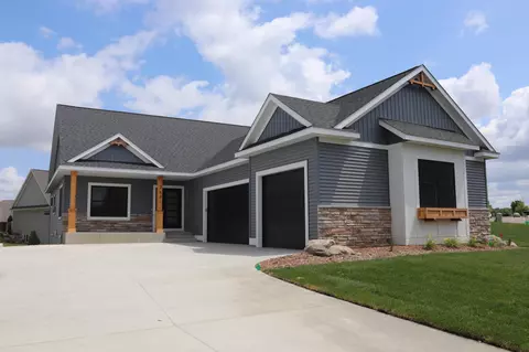 2401 Woodstone Ln SW, Rochester, MN 55902
