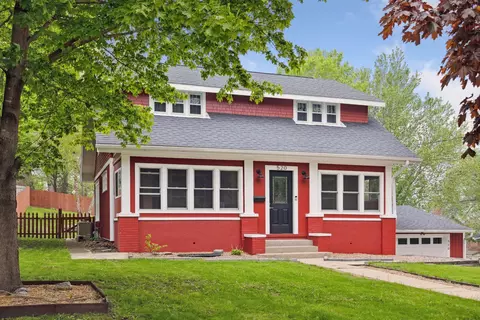 520 3rd St S, Waterville, MN 56096