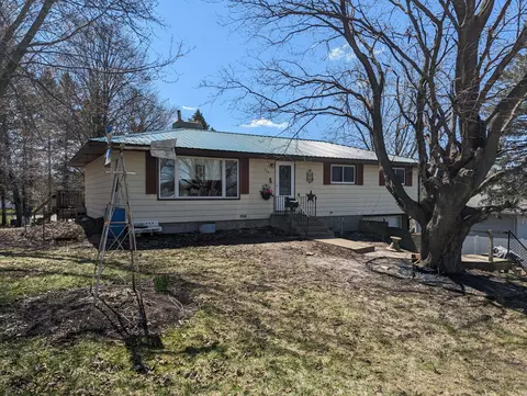 548 E 10th St, Saint Charles, MN 55972