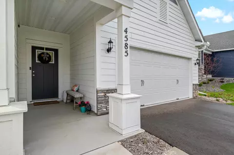 4585 Schilling Way, Woodbury, MN 55129