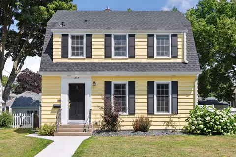 217 9th Ave N, Hopkins, MN 55343