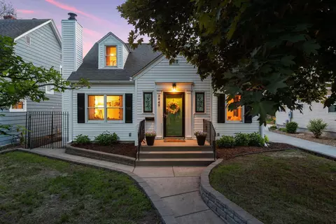 3949 Hubbard Ave N, Robbinsdale, MN 55422