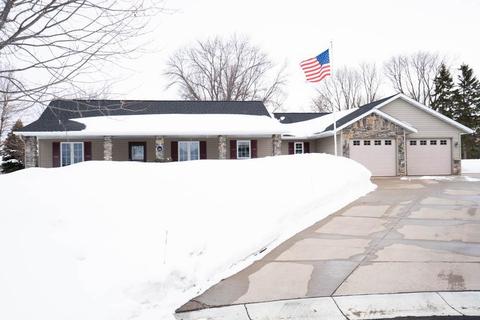 429 Lake Ct, Winsted, MN 55395