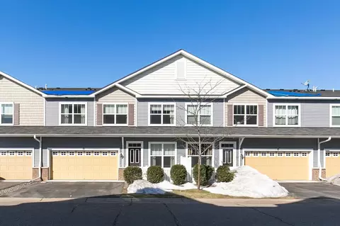 1820 Plymouth Ln #2, Chanhassen, MN 55317
