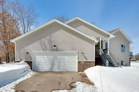 24122 Fawn Ct NE, Stacy, MN 55079
