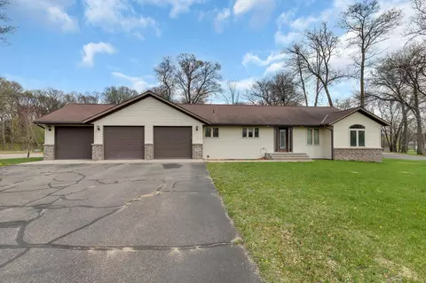 712 N Pine St, Royalton, MN 56373