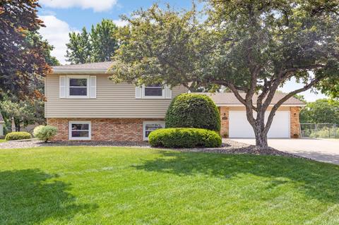 3578 Grenadier Pl N, Oakdale, MN 55128