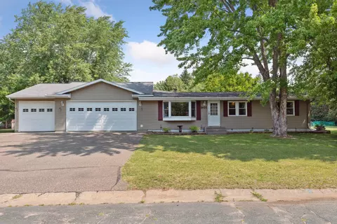 901 Coleman Dr, New Richmond, WI 54017