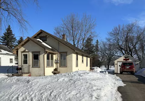 341 E Thielke Ave, Appleton, MN 56208