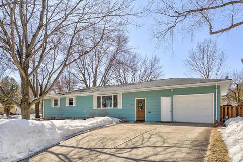 1662 S 4th St, Saint Peter, MN 56082