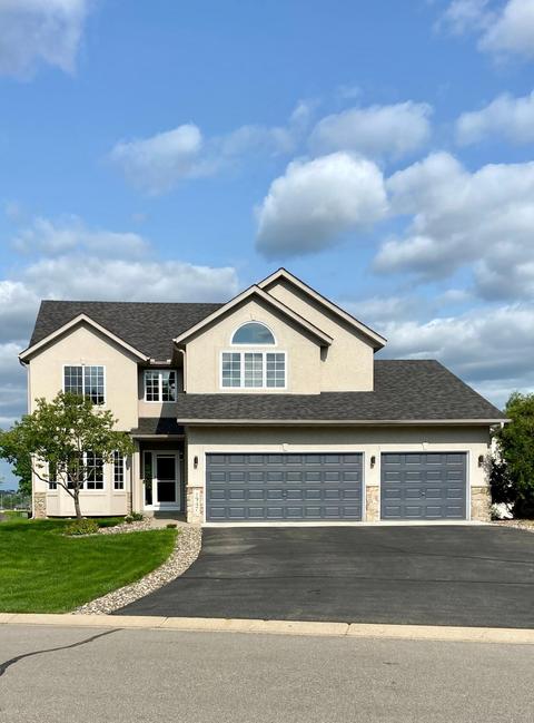 1947 Omega Dr, Shakopee, MN 55379