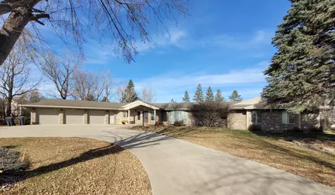 610 111th St, Pipestone, MN 56164