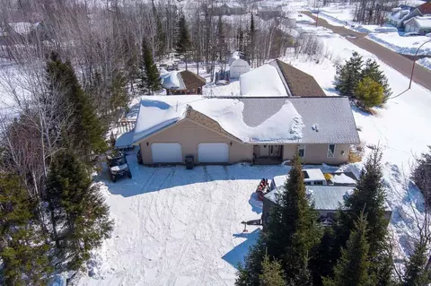 26 6th St, Nashwauk, MN 55769