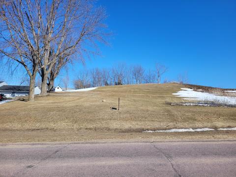 429 Herbert St S, Waterville, MN 56096