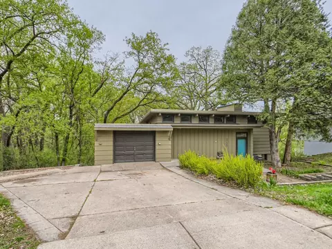 3238 Kyle Ave N, Golden Valley, MN 55422