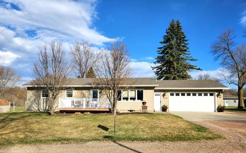 2450 Valley Vly, Windom, MN 56101