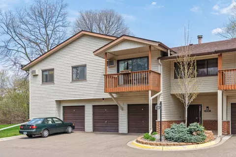 4001 Foss Rd #205, Saint Anthony, MN 55421