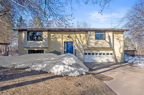 525 Schilling Cir NW, Forest Lake, MN 55025
