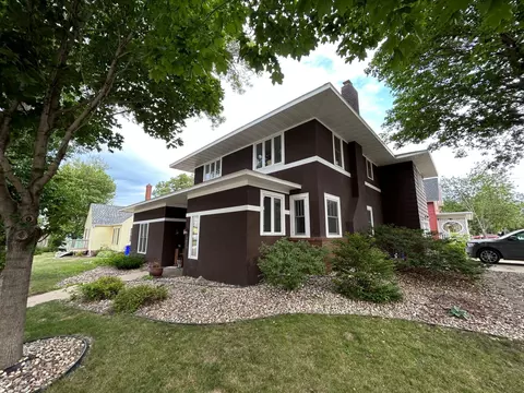 785 Chestnut St, Dawson, MN 56232