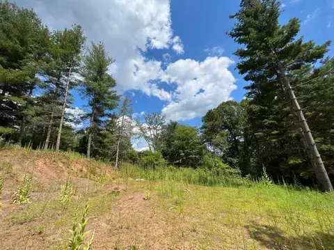 1294 Krattley Ln, North Hudson, WI 54016