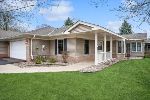 5294 Saint Albans Bay Cir, Shorewood, MN 55331