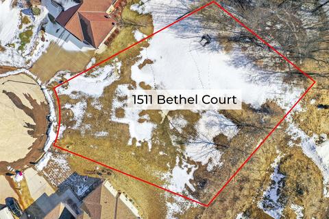 1511 Bethel Ct, Faribault, MN 55021