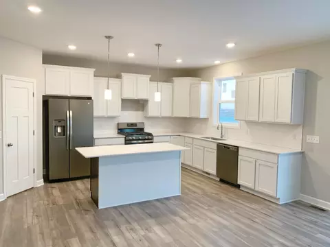 22884 Wood Ln, Rogers, MN 55374
