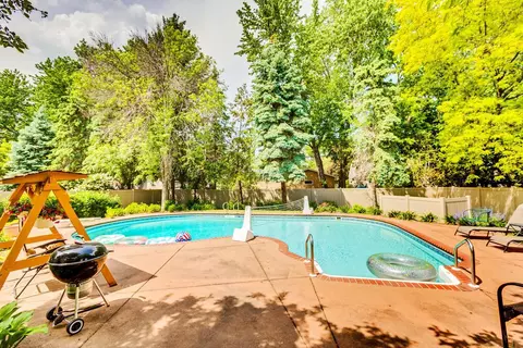 563 Elaine Ave, Shoreview, MN 55126