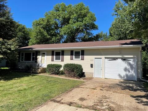 1624 S 4th St, Saint Peter, MN 56082