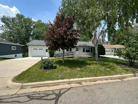 510 6th St SW, Plainview, MN 55964