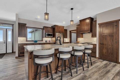 2043 Forest Ct, Saint Cloud, MN 56303 photo 2
