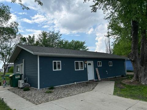312 Rainbow Dr, Marshall, MN 56258