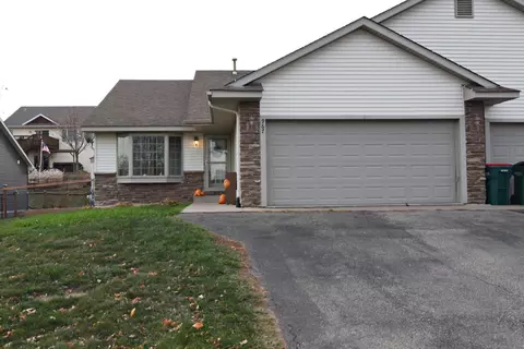 967 Fairchild Dr, River Falls, WI 54022