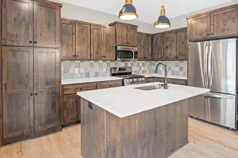 2889 Eastview Ct, Anoka, MN 55303