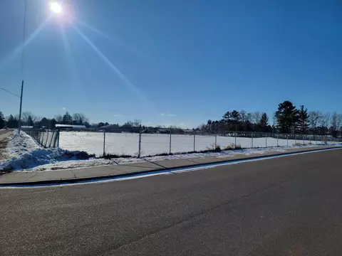 000 3rd St SW, Braham, MN 55006