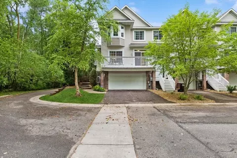 2320 Lower Afton Rd E #424, Maplewood, MN 55119