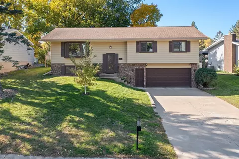 536 10th Ave SW, New Brighton, MN 55112