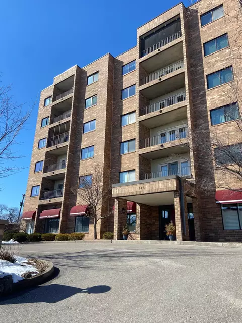 745 Grand Ave #303, Saint Paul, MN 55105