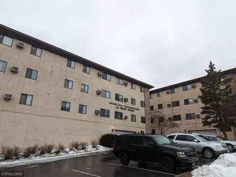 221 Grand Ave W #203, South Saint Paul, MN 55075