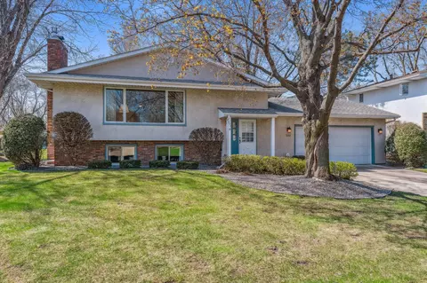 332 Betty Ln, West Saint Paul, MN 55118