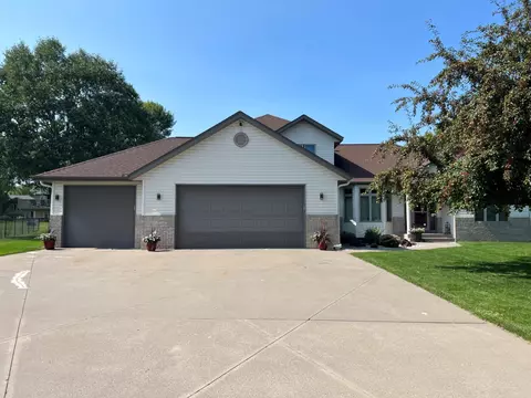 605 Holly Cir SW, Saint Michael, MN 55376