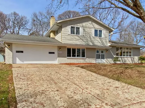 5950 Wisconsin Cir N, New Hope, MN 55428