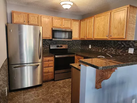 3451 Highlander Dr, Eagan, MN 55122 photo 4