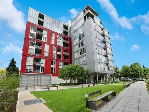 901 S 2nd St #708, Minneapolis, MN 55415