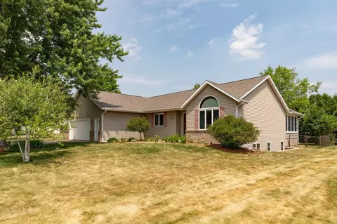 505 2nd St SE, Plainview, MN 55964