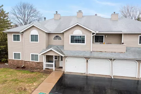 4160 3rd St NE #102, Columbia Heights, MN 55421